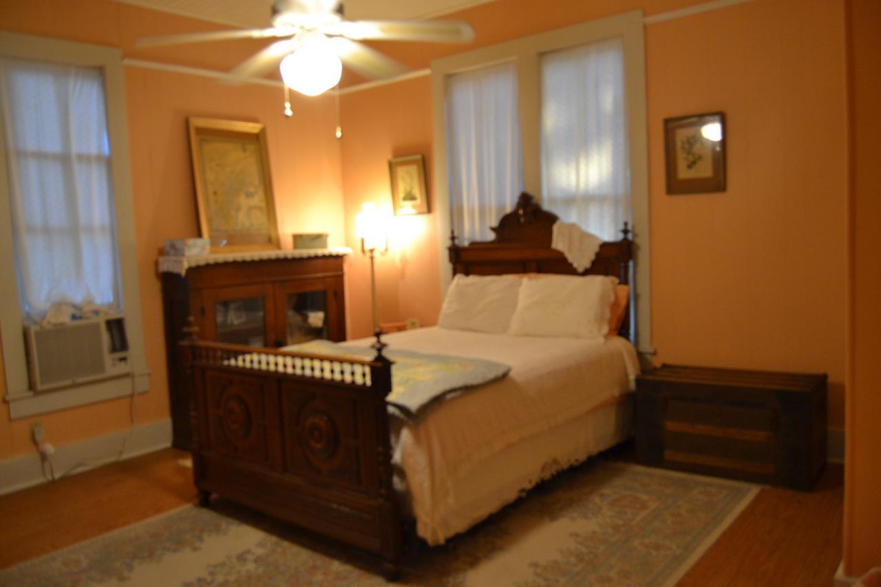 Carleton House Bed And Breakfast Bonham Exterior foto